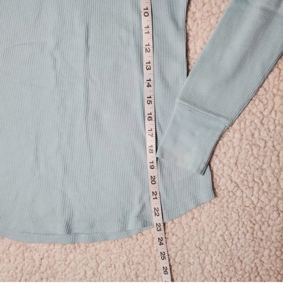 Gap Fit Women’s Active Long Sleeve Tee – Bright Silver Sage - Picture 5 of 6